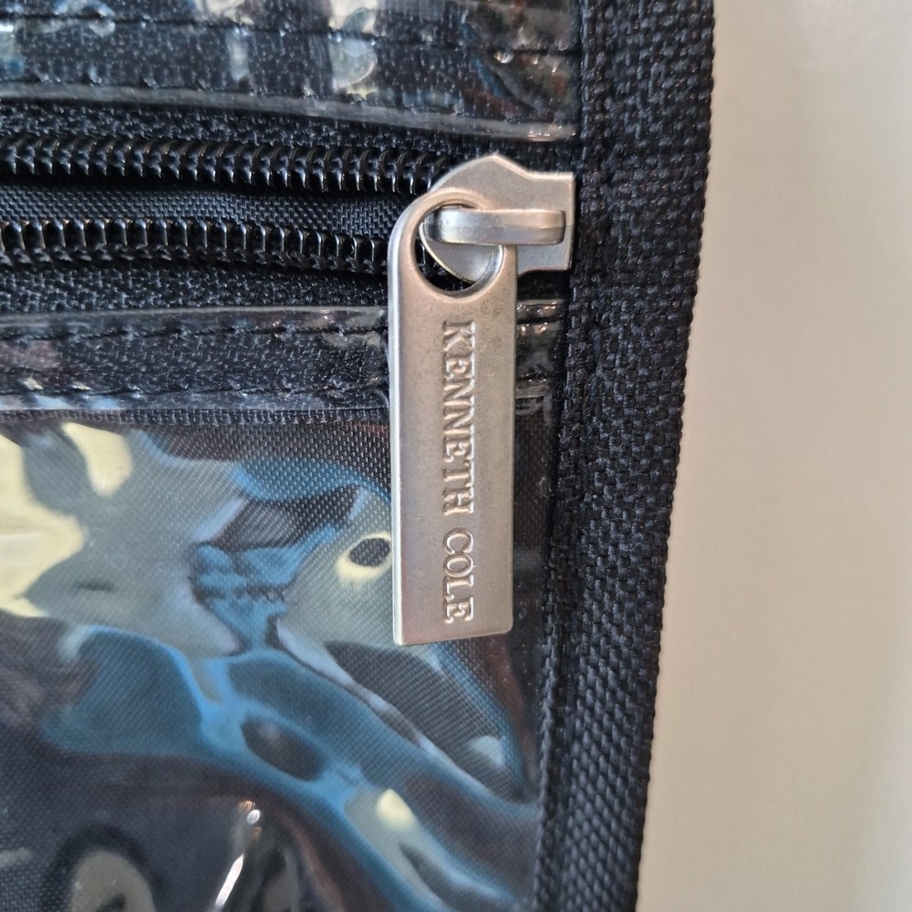 Kenneth Cole Black toiletry bag 3 Compartments - Picture 3 of 6